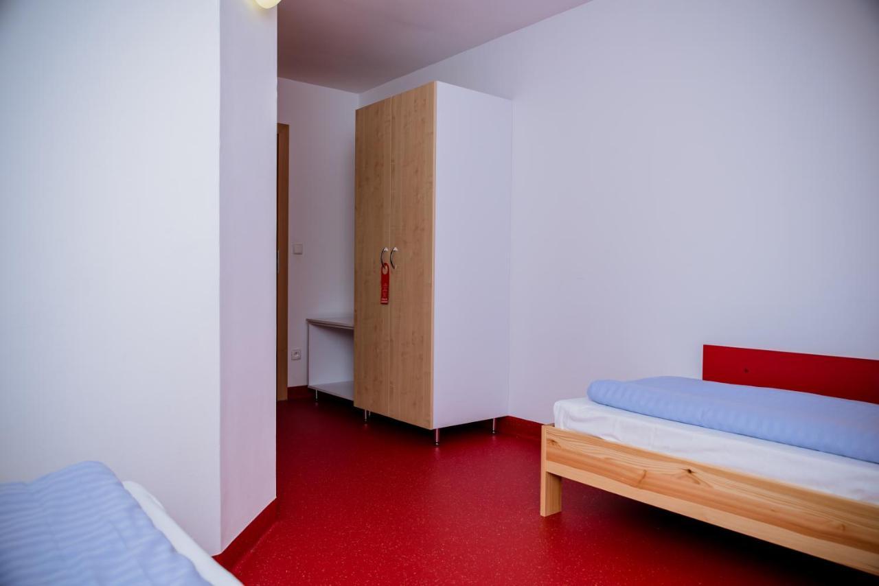 Miedzynarodowy Dom Spotkan Mlodziezy W Oswiecimiu Exterior foto